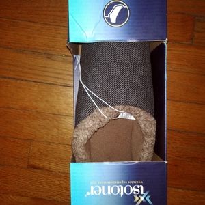 Isotoner NIB Men's Memory Foam Slippers